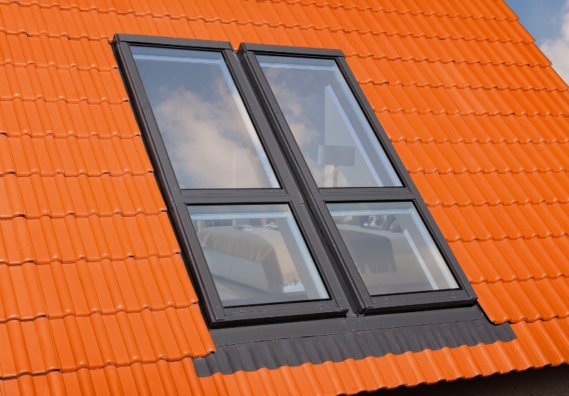 Оклад EHN-AT/G Thermo для окна-балкона Универсальный утепленный изоляционный оклад EHN-AT/G Thermo предназначен для установки двустворчатого окна-балкона FGH-V P2 Galeria.